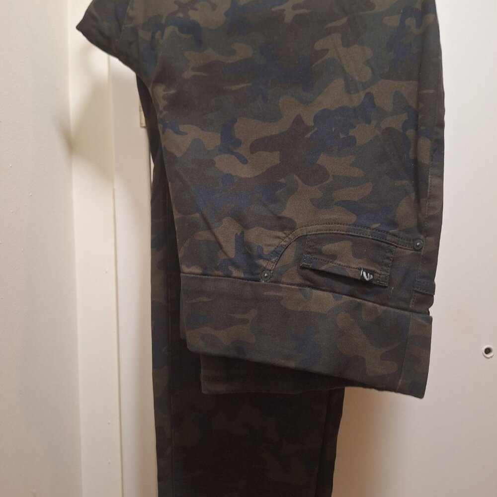 CAMO PANTS. - Picture 2 of 3